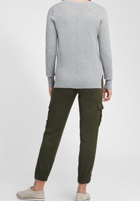 Oxmo Sweter