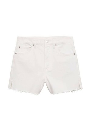Shorts en denim blanc avec un ourlet effiloché, deux poches avant et des accents en métal argenté. Présente des fentes sur les coutures latérales pour un détail supplémentaire.