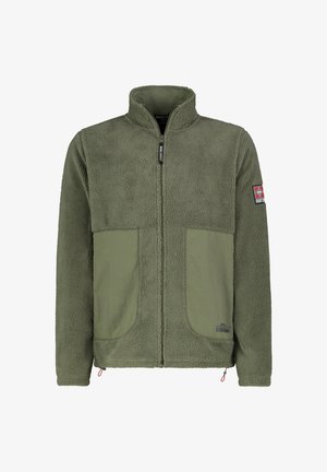 Oliemgroene fleece jas met volledige ritssluiting, twee stoffen zakken aan de voorkant, hoge kraag en logo patch op de linker mouw.