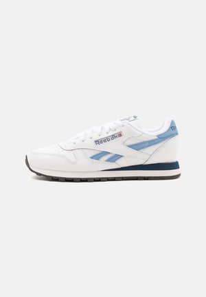 Reebok Classic, CLASSIC UNISEX - Tossud - white/essential blue/batik blue