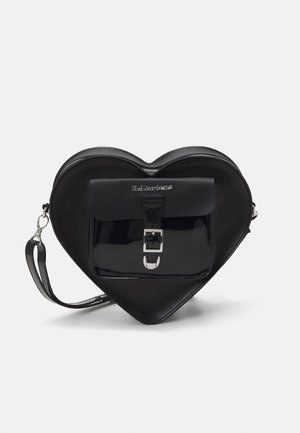 HEART BACKPACK - Reppu - black