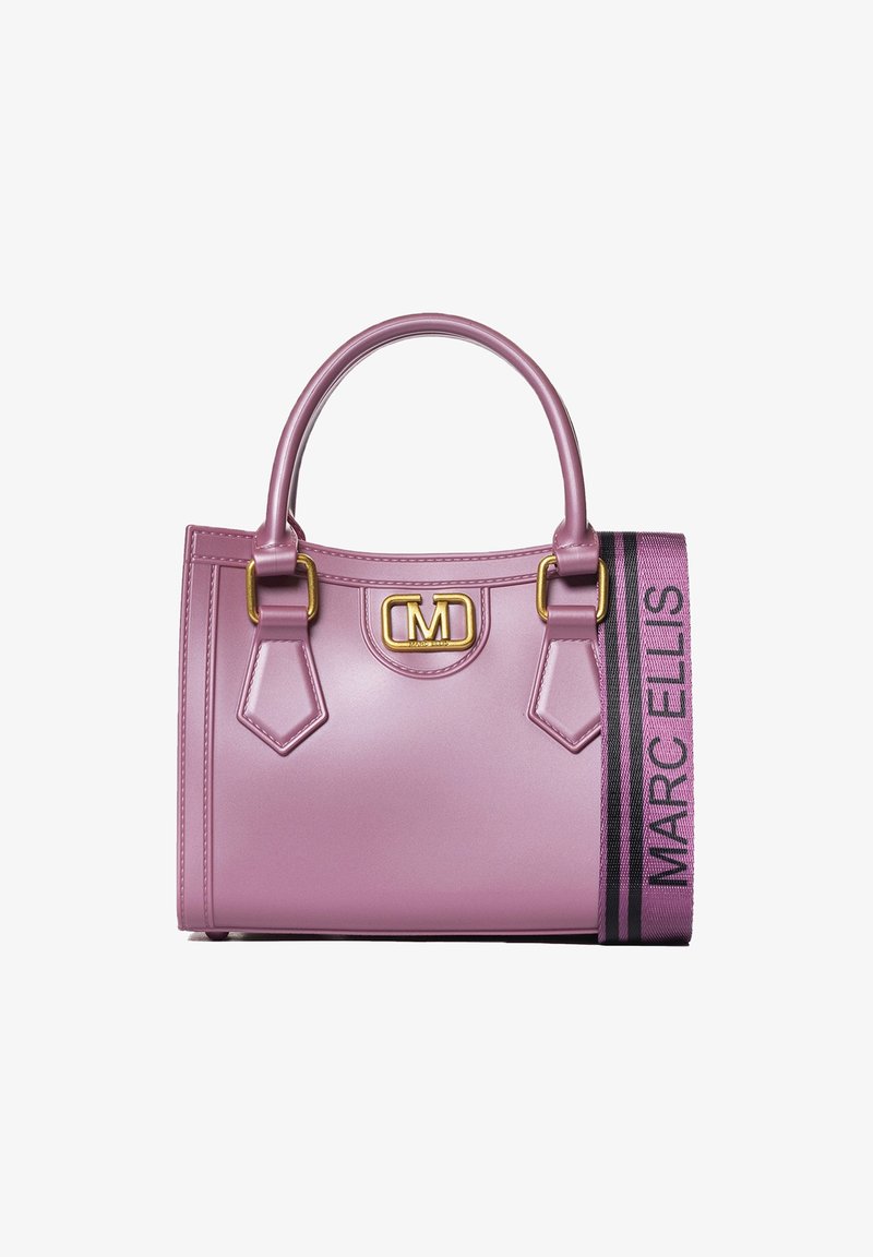 Borsa in pelle rosa con manici tondi, accessori dorati e una tracolla con motivo logo nero e rosa.