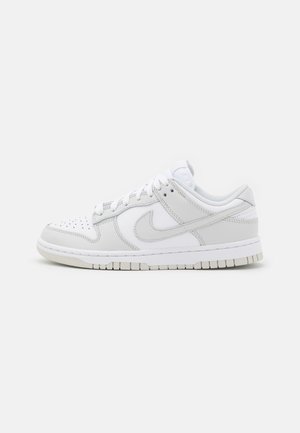 DUNK LOW - Joggesko - white/photon dust white