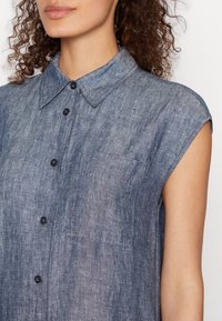 OPUS WARENA - Denní šaty - blue shadow