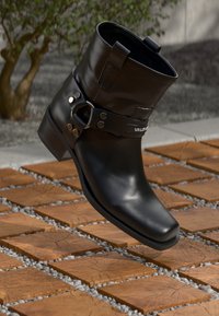 TEXAS - Gležnjar v kavbojskem in motorističnem slogu - black