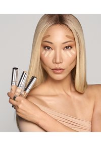 L'Oréal Paris TRUE MATCH RADIANT SERUM CONCEALER - Concealer - 3r light medium