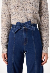 ONLY Tall ONLMADISON BLUSH WIDE BELT - Široké nohavice - dark blue denim