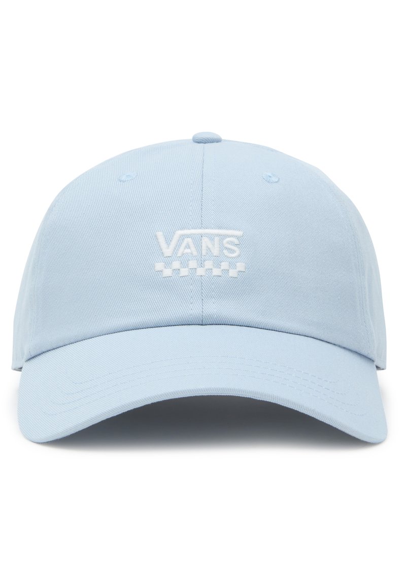 Gorra de béisbol de algodón azul claro con corredera ajustable. Presenta el logotipo blanco de "VANS" y un patrón de tablero de ajedrez. Textura suave y visera curvada.