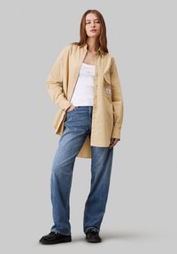 Calvin Klein Jeans LONG UTILITY SHIRT - Camicia - pale khaki