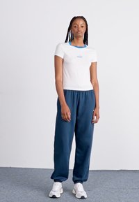 Nike Sportswear Μπλουζάκι με στάμπα - white