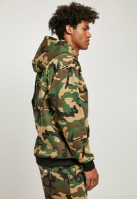 Southpole SPRAY - Kapucnis pulóver - camo aop