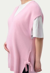 GOBI Cashmere V-NECK MATERNITY - Stickad tröja - light pink