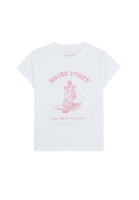 Witte t-shirt met korte mouwen en een roze graphic design met "RODEO PARTY" en een figuur met vleugels. De tekst bevat "HIER BEN JIJ DE SHERIFF."
