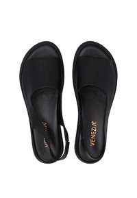 Černé kožené skluzavkové sandály s hladkým povrchem, otevřenou špičkou a nastavitelným zadním páskem. Značka VENEZIA je viditelná na stélce.