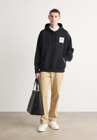 Barbour International MICRO BLOCK GRAPHIC HOODIE - Camisola - black