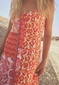 Next TIE FRONT SUMMER - REGULAR FIT - Päevakleit - orange pink