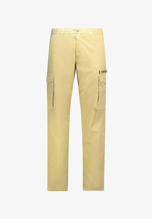 Pantalon cargo beige avec poches à rabat latérales, passants pour ceinture, fermeture par bouton et étiquette "ASPESI" sur le rabat de la poche droite.