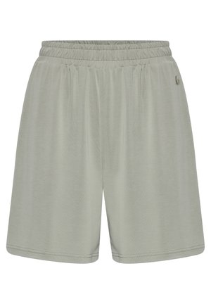 Pantalones cortos deportivos de color gris claro con una cinturilla elástica, textura suave, corte hasta la rodilla y un sutil detalle de logo en el costado.