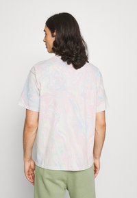 Levi's® VINTAGE TEE - T-shirt básica - calypso coral