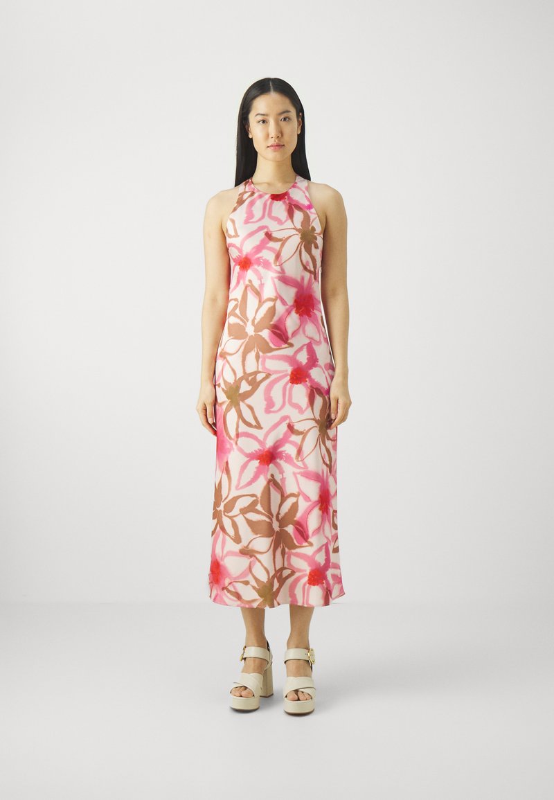 Abito lungo in tessuto leggero, presenta un motivo floreale rosa e marrone. Design con scollo all'americana, silhouette aderente e orlo fluido.