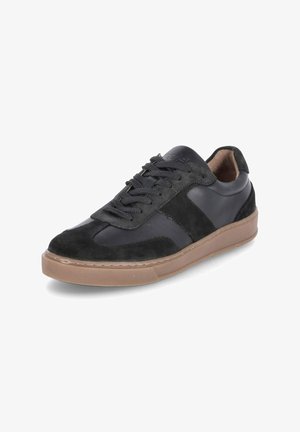 Schwarzer Sneaker aus einer Kombination von Leder und Wildleder. Verfügt über flache Schnürsenkel, eine Gummisohle und einen leicht gepolsterten Schaft für Komfort.