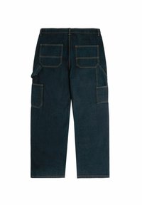 Pantalons cargo bleu foncé avec plusieurs poches, tissu robuste, coupe droite et détails de couture contrastants.