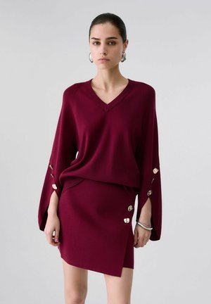 LIU JO, LIU JO SWEATER WITH SLITS - Πουλόβερ - bordeaux