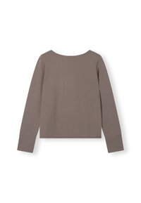 Haut marron à manches longues avec un décolleté arrondi, fabriqué à partir d'un tissu doux. Présente des poignets cousus et un ourlet droit. Texture lisse.
