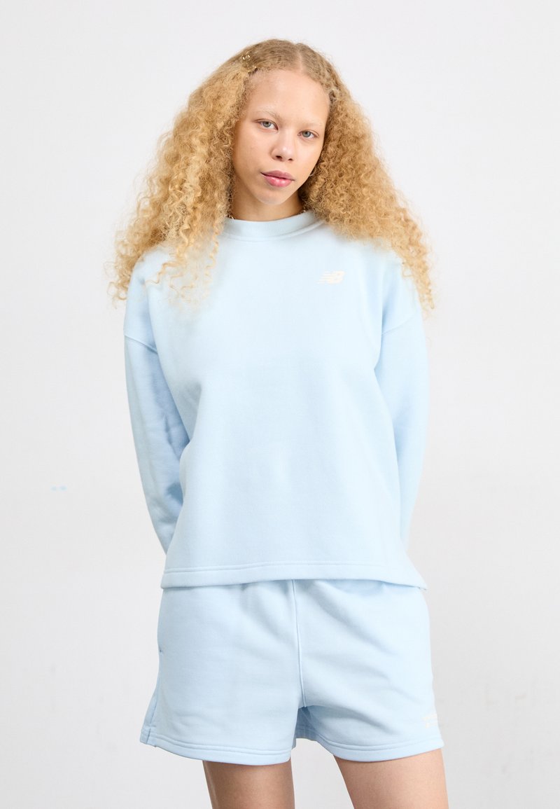 New Balance - LINEAR HERITAGE BRUSHED BACK CREWNECK - Sweater - quarry blue, Vergroten