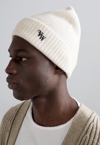 Vivienne Westwood BEANIE UNISEX - Gorro - off white