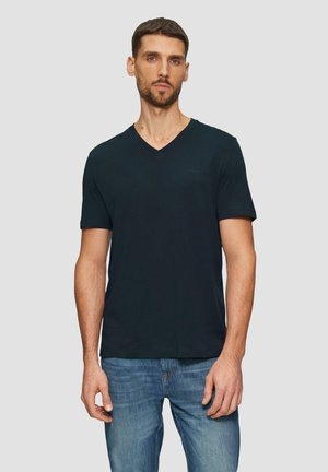- T-shirt basic