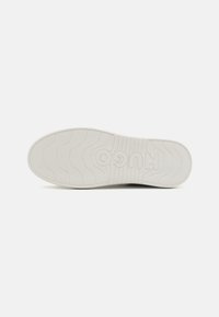 Thumbnail Image 5