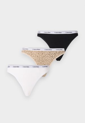 Trzy majtki typu bikini Calvin Klein w kolorze czarnym, w panterkę i białe, z białymi, markowymi pasami w talii.