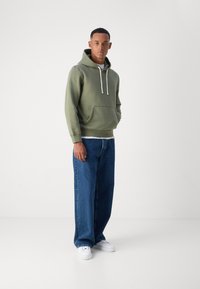 Tommy Hilfiger ESSENTIAL HOODY - Džemperis su gobtuvu - green