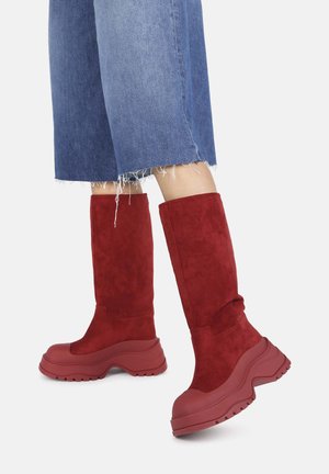 CHUNKY HIKER - Platform boots - deep red
