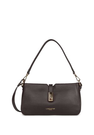 Sac à main en cuir marron foncé Lancaster Paris avec poignée supérieure, fermoir doré et bandoulière amovible sur fond blanc.