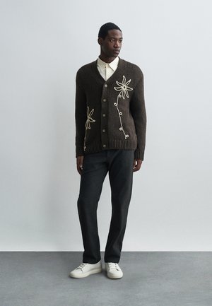 Posizione in classifica 6: NN.07 - MIKA FLOWER - Cardigan