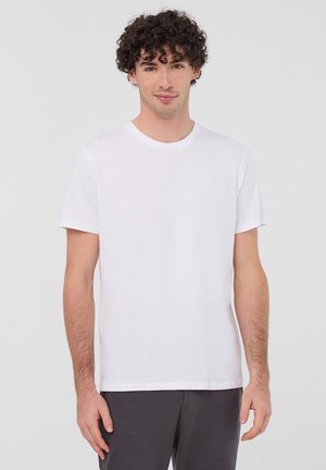 - T-shirt basic