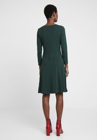 Anna Field Vestido de malha - scarab