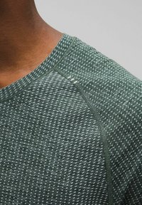 lululemon METAL VENT TECH SHORT SLEEVE - Potiskana majica - starch blue rainforest green