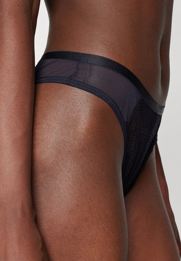 DELIGHTFUL SPOTLIGHT BRAZILIAN - Briefs2