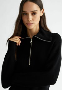 LIU JO Vabalt langev kleit - black
