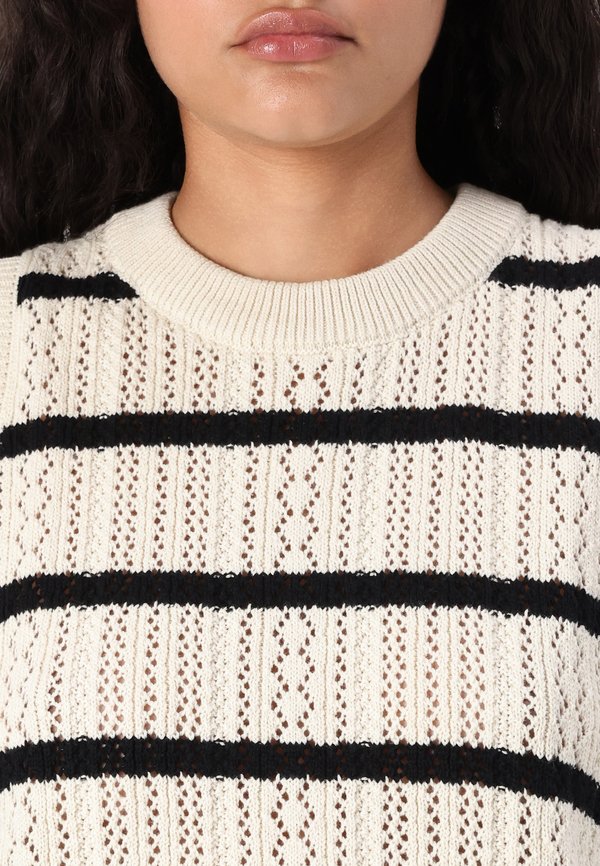 PCNUKA O-NECK - Top2