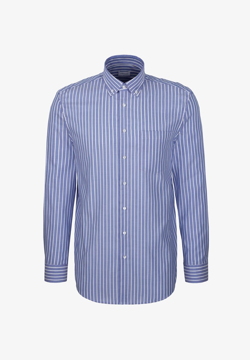 Chemise bleue à manches longues avec des rayures verticales blanches, une poche poitrine à gauche et un col boutonné.