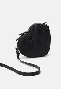 COACH QUILTED HEART  - Torba čez telo - black