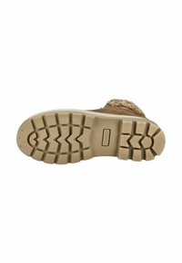 Suela de bota de ante marrón con una suela de goma texturizada que presenta surcos profundos para tracción. Forrada con material suave cerca del tobillo.