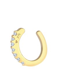 Guldtonet ørestik med et buet design, der har klare, kantede ædelsten langs en kant og en præget mærkning "375."