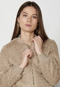 Koroshi Geacă bomber - beige