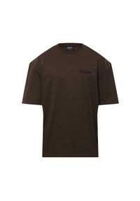 Brun bomull t-skjorte med løs passform, korte ermer, rund hals og en liten svart brodert logo på venstre bryst.