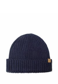 Strickmütze in Marineblau mit einem gerippten Muster, ausgestattet mit einem umgeschlagenen Bund und einem kleinen Lederlogo-Tag an der Seite.